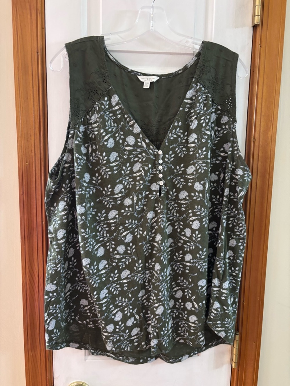 Lucky Brand Olive Green Floral V-Neck Tank 1X